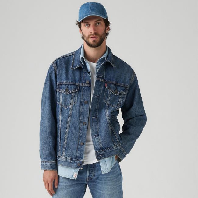 Levis 男款 寬鬆版牛仔外套 / 精工中藍染洗舊 熱賣單品