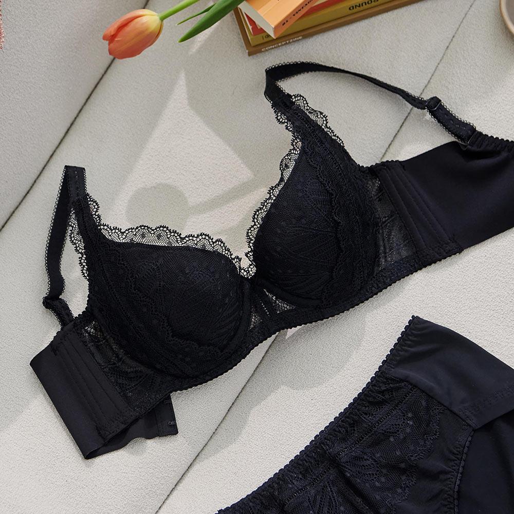 Qoo10 - Young Hearts Multiway Bras Collection : Lingerie & Sleepwear