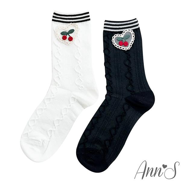 Ann’S 蕾絲愛心刺繡小櫻桃條紋中筒襪-2色