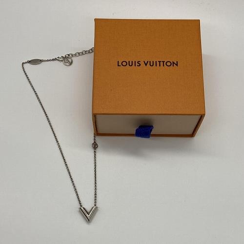 Shop Louis Vuitton 2021 SS Essential V Supple Necklace (M63197) by