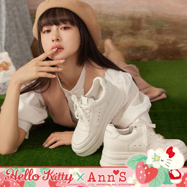 🎁買就送鞋撐🎁Ann’S X Sanrio三麗鷗 HELLO KITTY聯名 金屬珍珠扣 愛心洞洞 刺繡真皮厚底內增高小白鞋5cm-白(版型偏小)