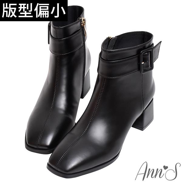 🔥熱銷靴款$988起🔥Ann’S防潑水材質-米蘭達經典釦帶粗低跟短靴5cm-黑(版型偏小)