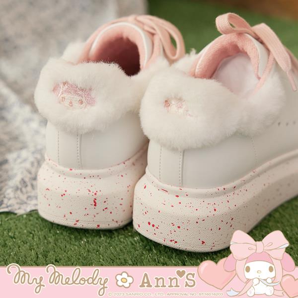 🍎任一雙現折$618🍎Ann’S X Sanrio三麗鷗 美樂蒂聯名 粉色點點底後跟毛毛圓頭小白鞋(附美樂蒂鞋帶)3.5cm-白