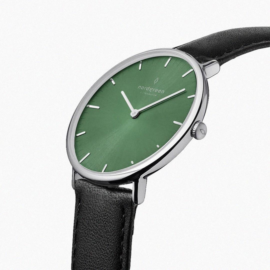 【限時加碼・贈原廠錶帶】ND手錶 Native 本真 40mm 月光銀殼×橄欖綠面 極夜黑真皮錶帶 Nordgreen 北歐設計師手錶 NR40SILEBLOG 熱賣中!