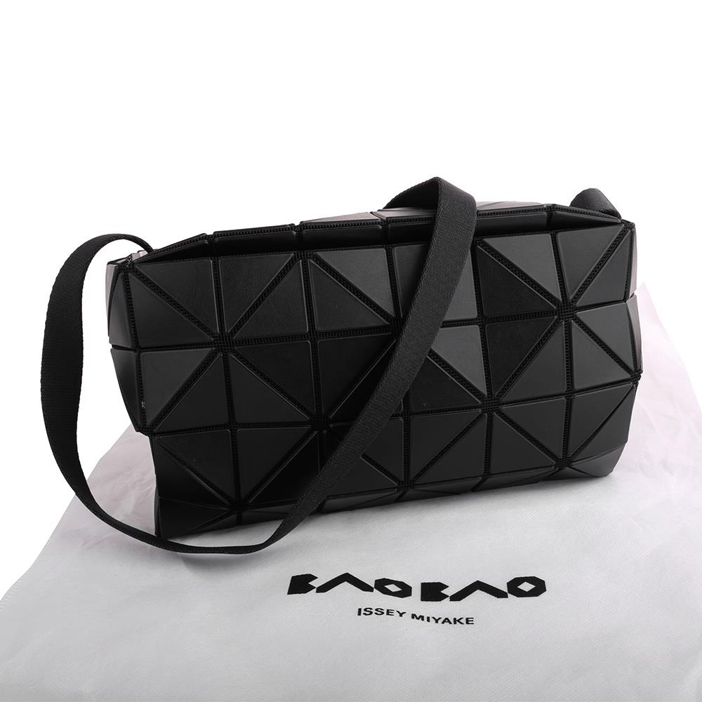 ISSEY MIYAKE 三宅一生BAOBAO 亮面方格4x4手提/肩背包-黑色