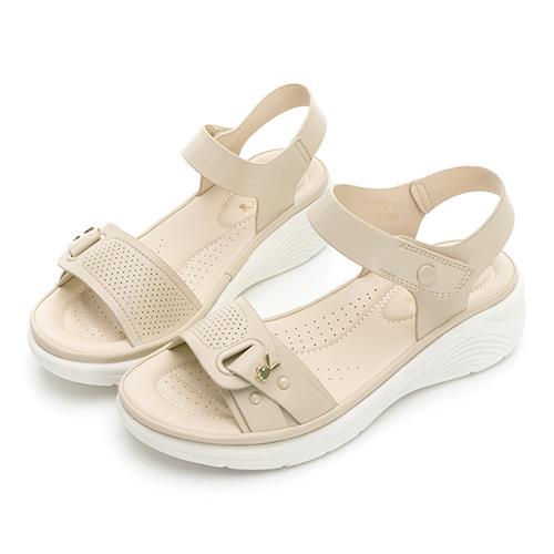 ⚡夏季應援 BIG SALE｜PLAYBOY 悠閑時光 極輕量增高涼鞋-杏(PY0072)