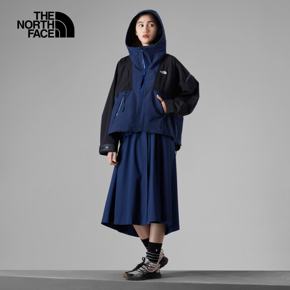 The North Face北面UE女款藍黑拼接DWR防潑水可收腰連帽外套｜8A7E92A
