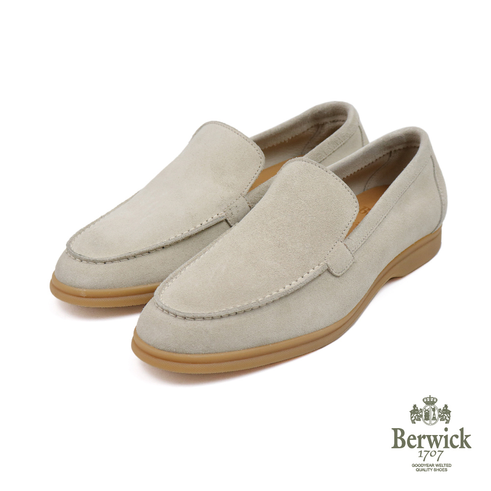 【Berwick】西班牙原廠素面麂皮裙飾造型休閒樂福鞋 杏色(B5542-TAU)
