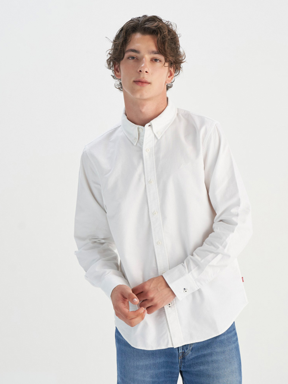 Levi's®  男款 長袖襯衫 牛津領 素色襯衫 人氣新品