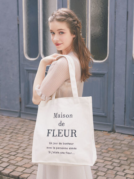 經典品牌標誌刺繡方形帆布包(8A43F0J0900) - Maison de FLEUR
