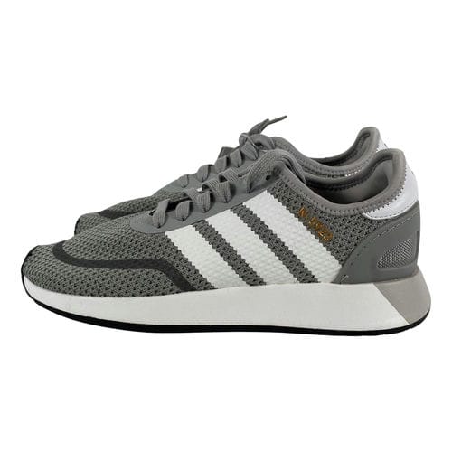 【誠品生活新店店】adidas/低筒運動休閒鞋/24cm/cq2334