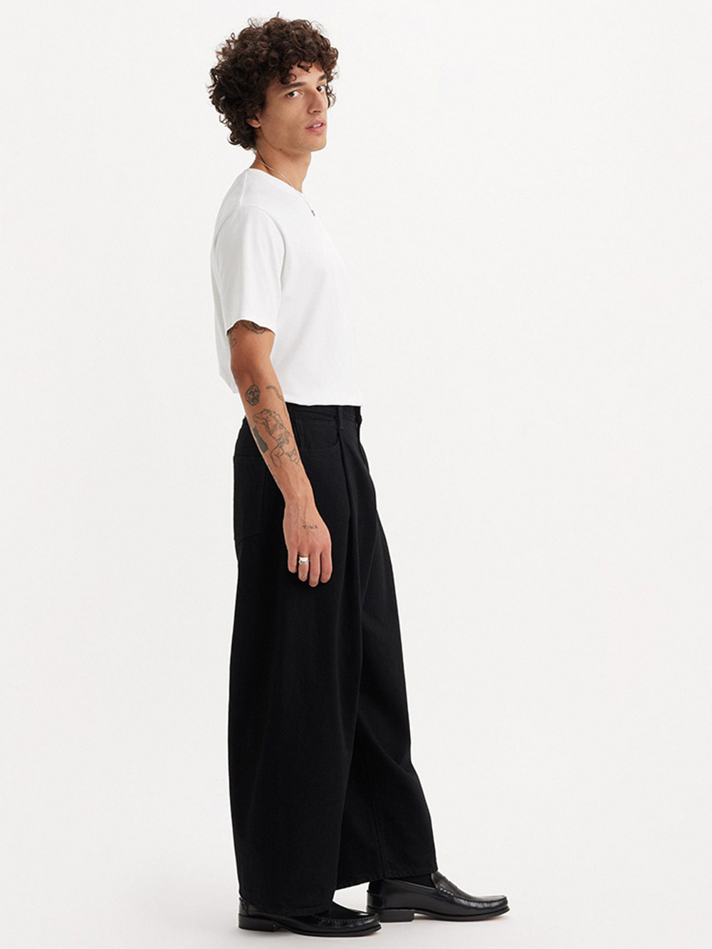 Levi's® MOJ日本製布料WIDE PLEAT CROP 男款打褶丹寧牛仔寬褲