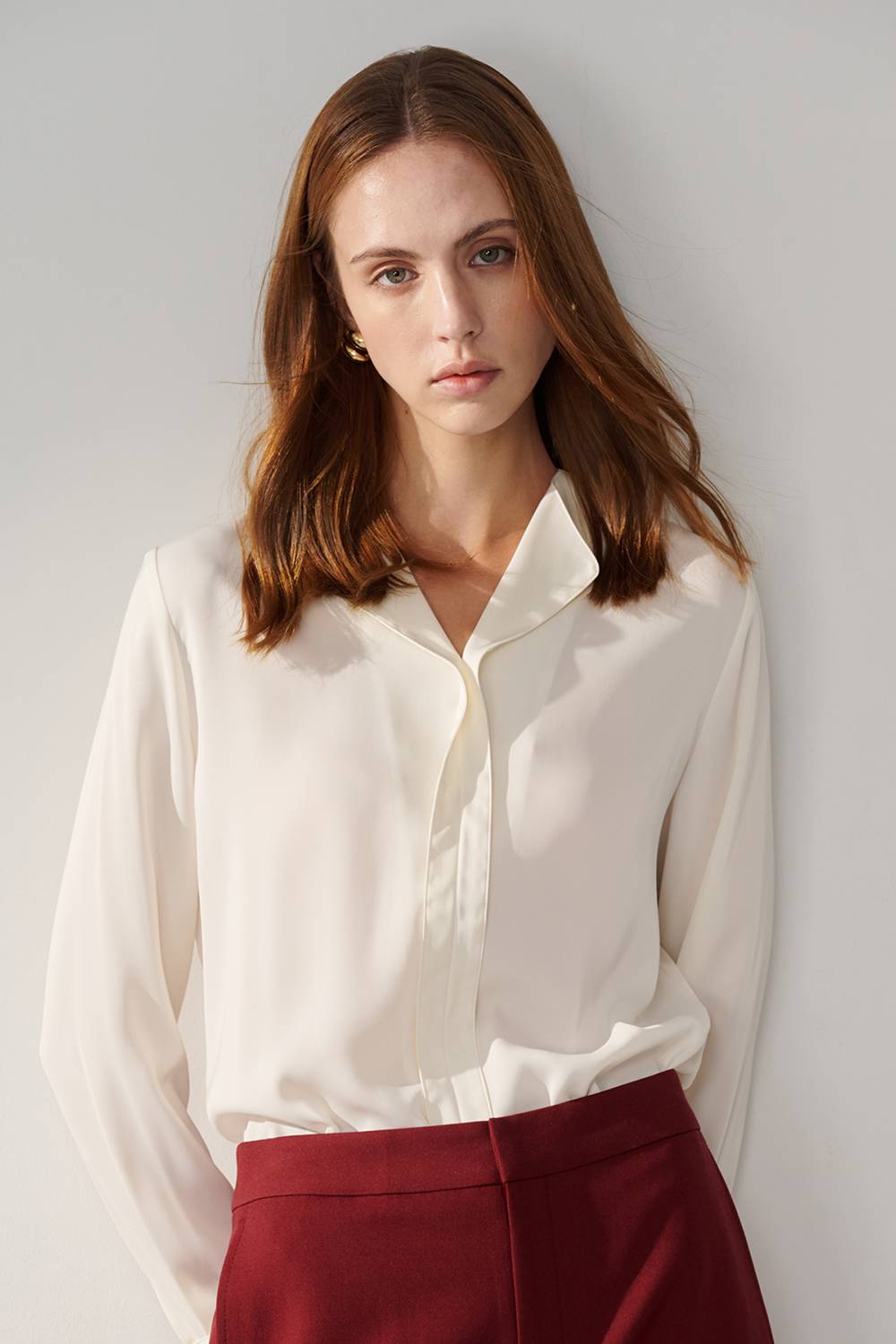 SST&C Cream White Mercerized V-Neck | 01082408003_0