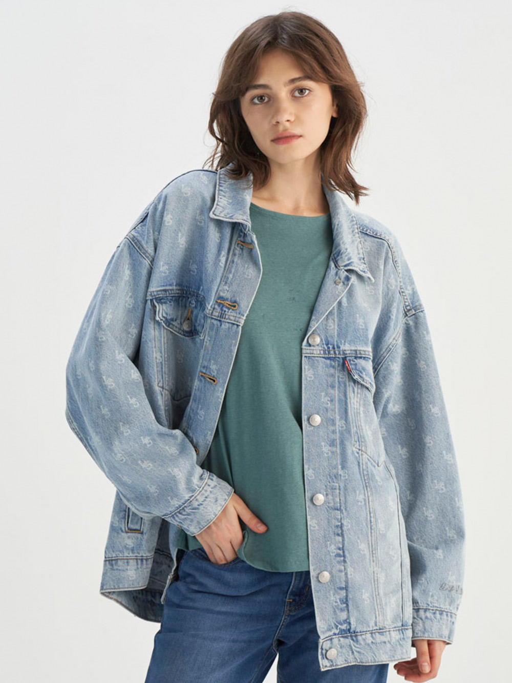 Levi’s® 女款 寬鬆 TYPE III 牛仔外套 丹寧外套 滿版LOGO  熱賣單品