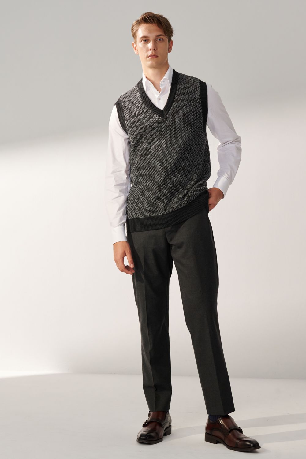 SST&C Classic Dark Gray Plain Classic Suit Trousers | 00022408009_3