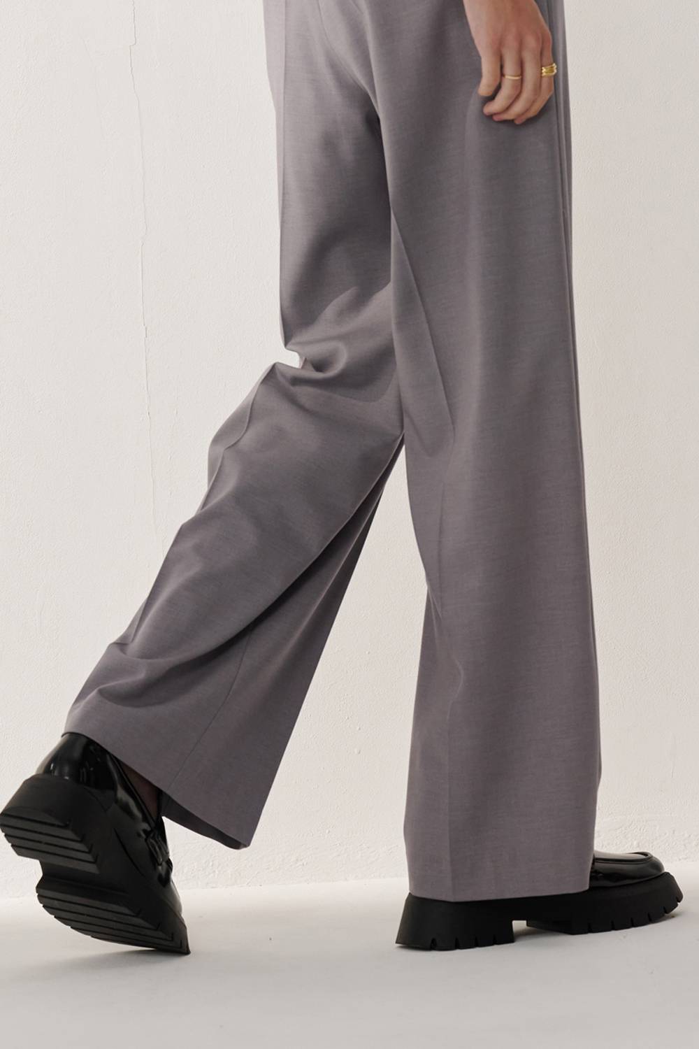 SST&C Textured Gray Sword Collar Loose Fit Suit Trousers | 01022408001_6