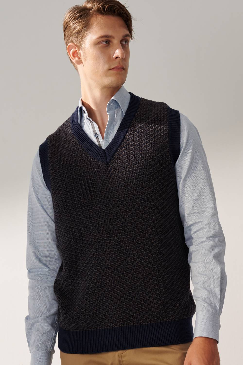 SST&C Navy Two-Tone Textured Wool-Blend Knitted Vest | 00182409001_1