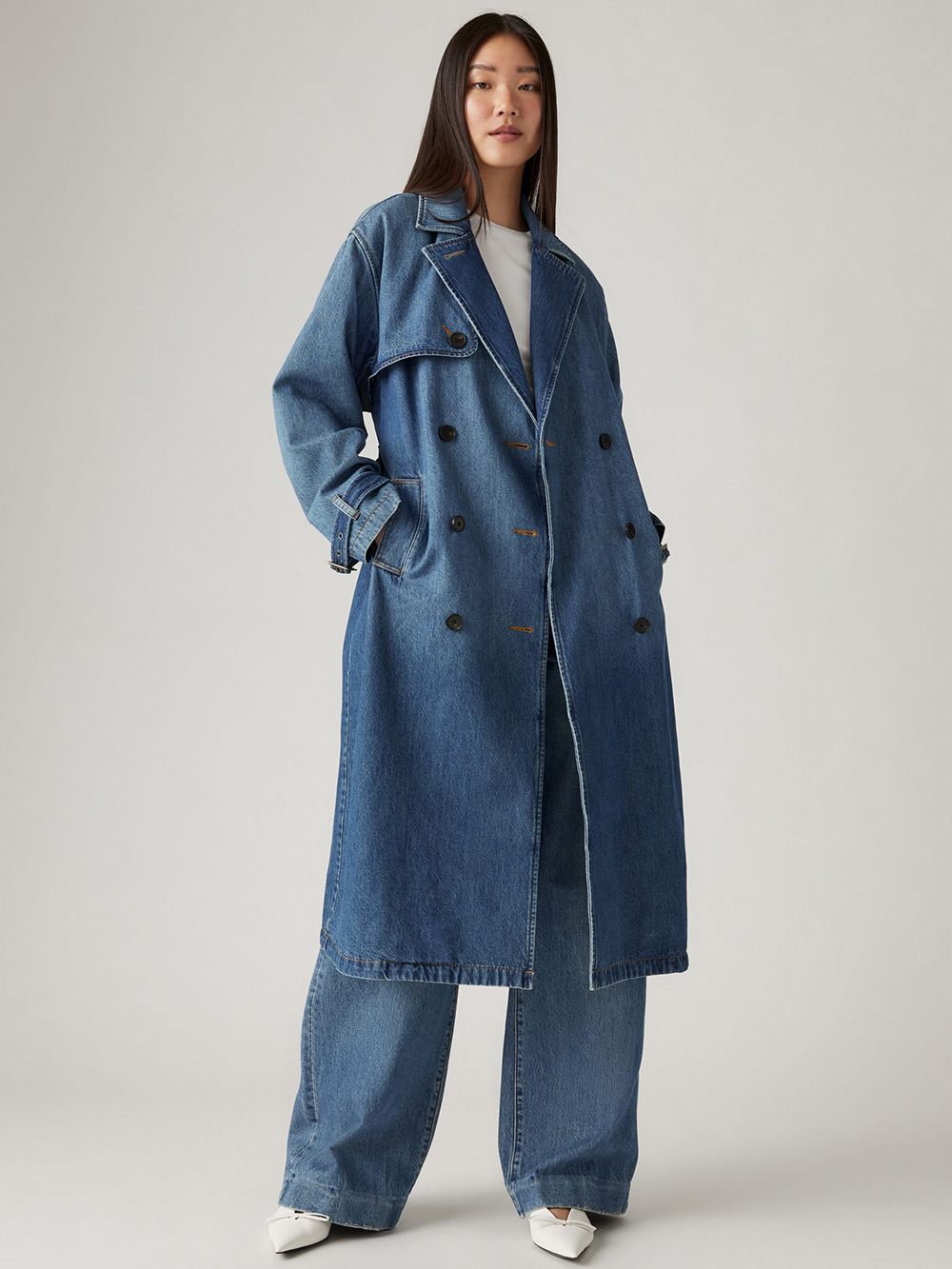 Levi’s® 女款長版風衣丹寧外套 人氣新品