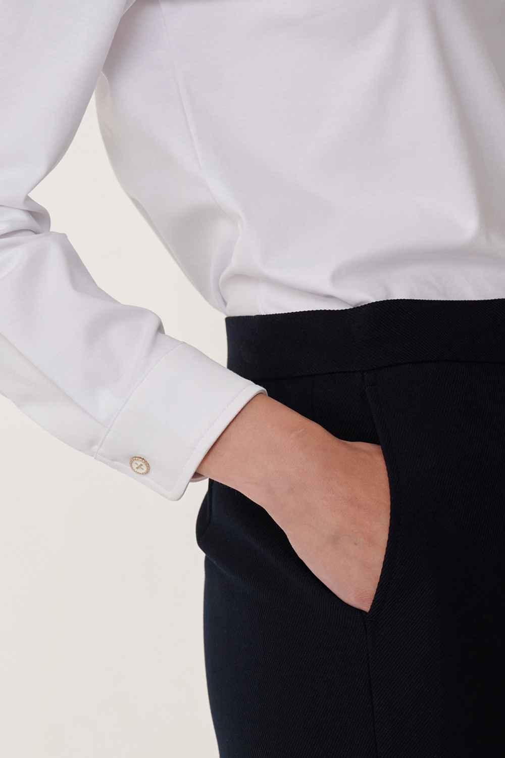 SST&C White Boat Collar Silky T-Shirt | 01202409001_4