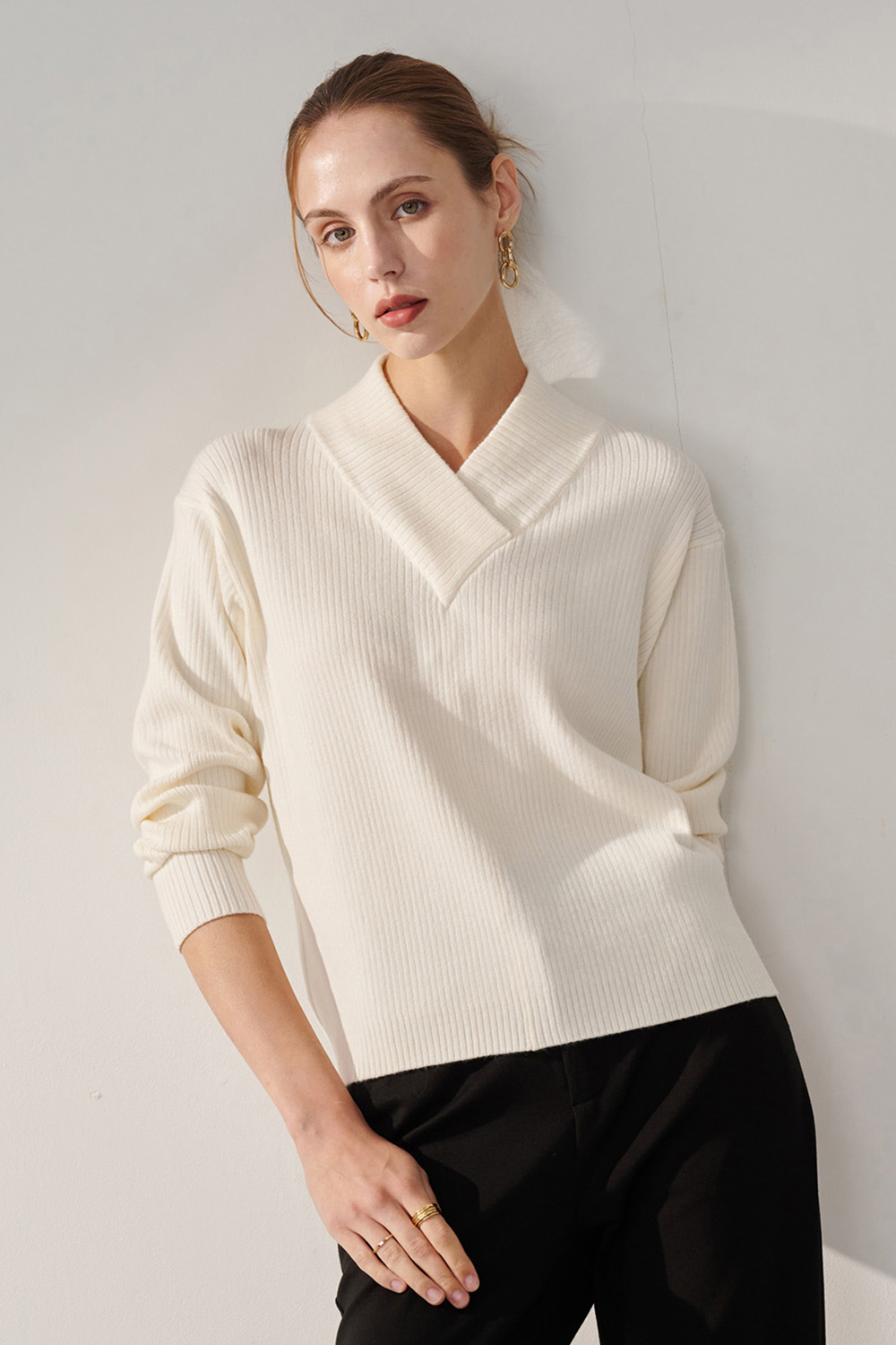 SST&C White Turtleneck Sweater | 01182409004_2