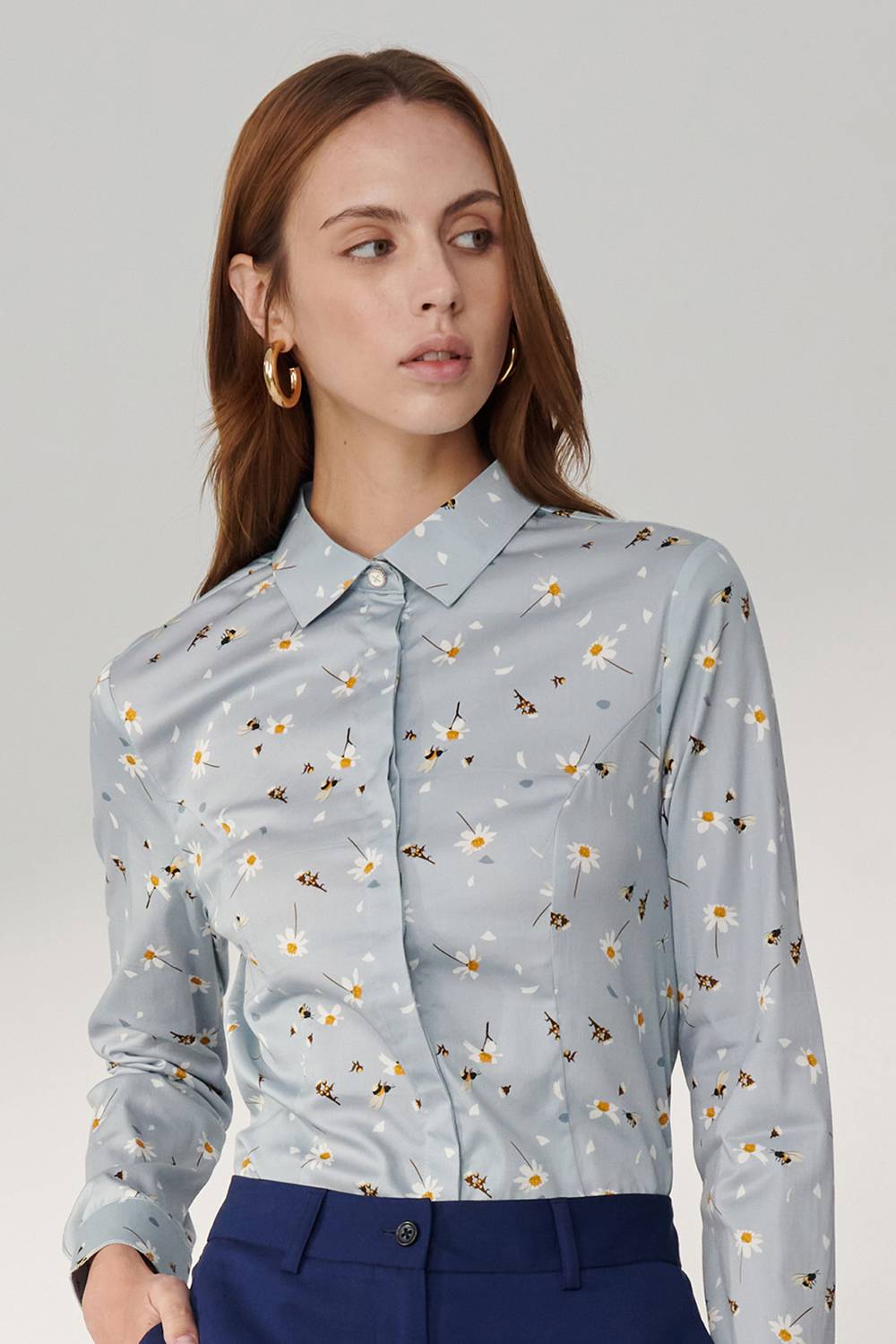 SST&C Light Gray Bee Square Neck Fitted Shirt | 01062409005_1