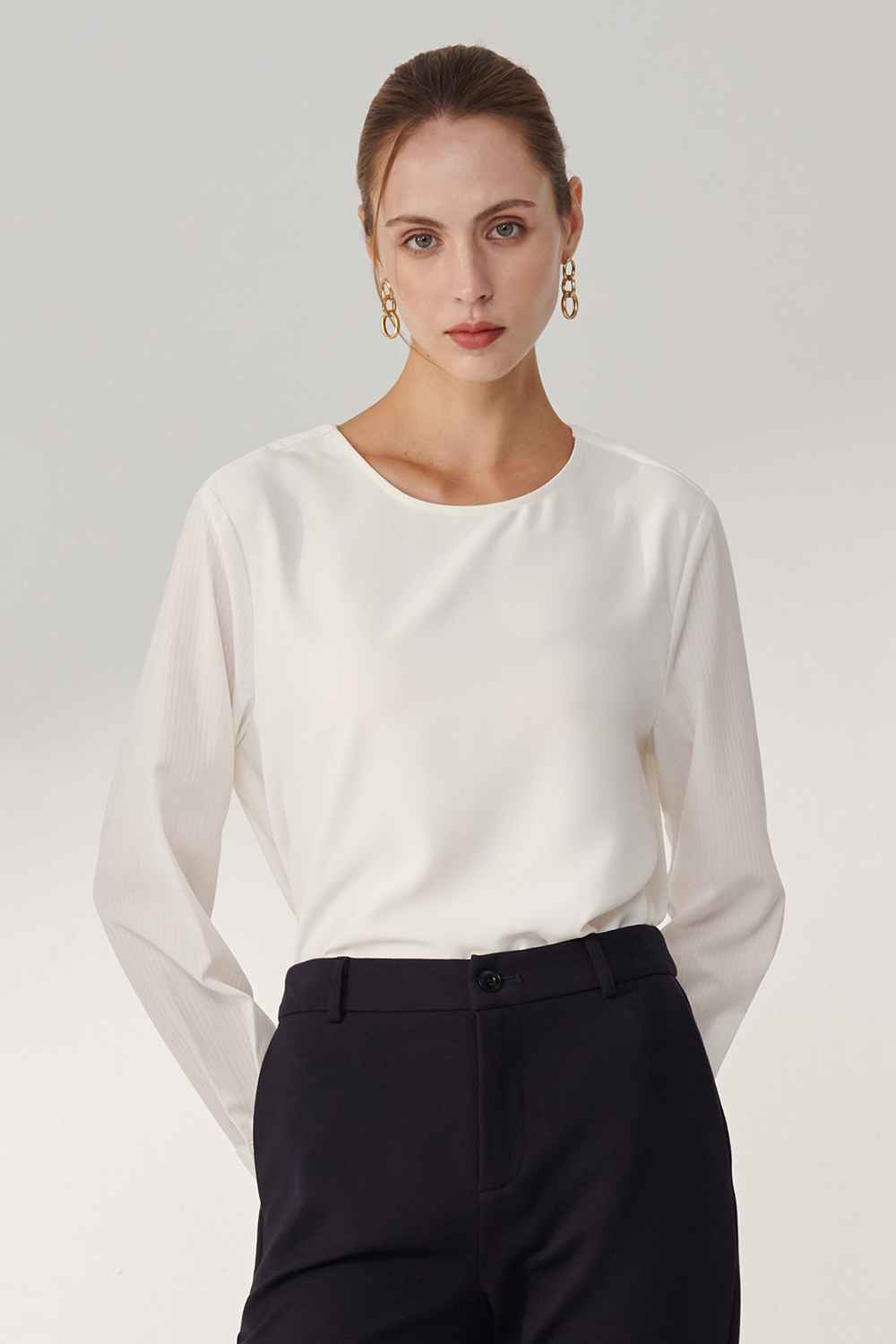 SST&C White Round Neck Pullover With Sleeves | 01082409003_3