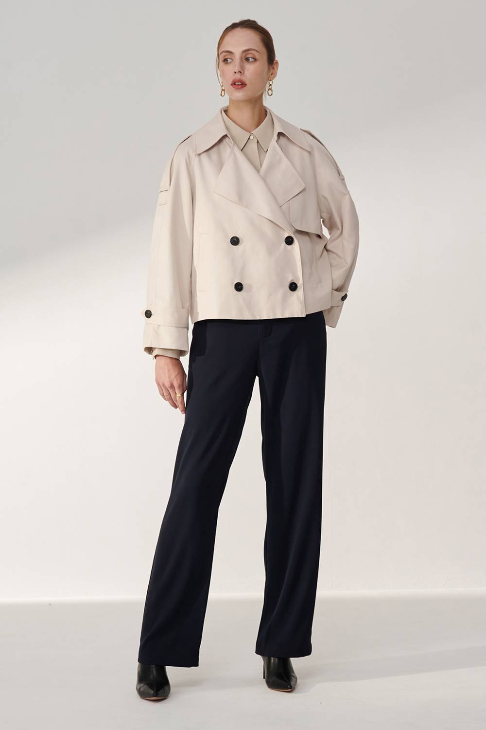 SST&C Light Khaki Short Windbreaker Jacket | 01142409001_3