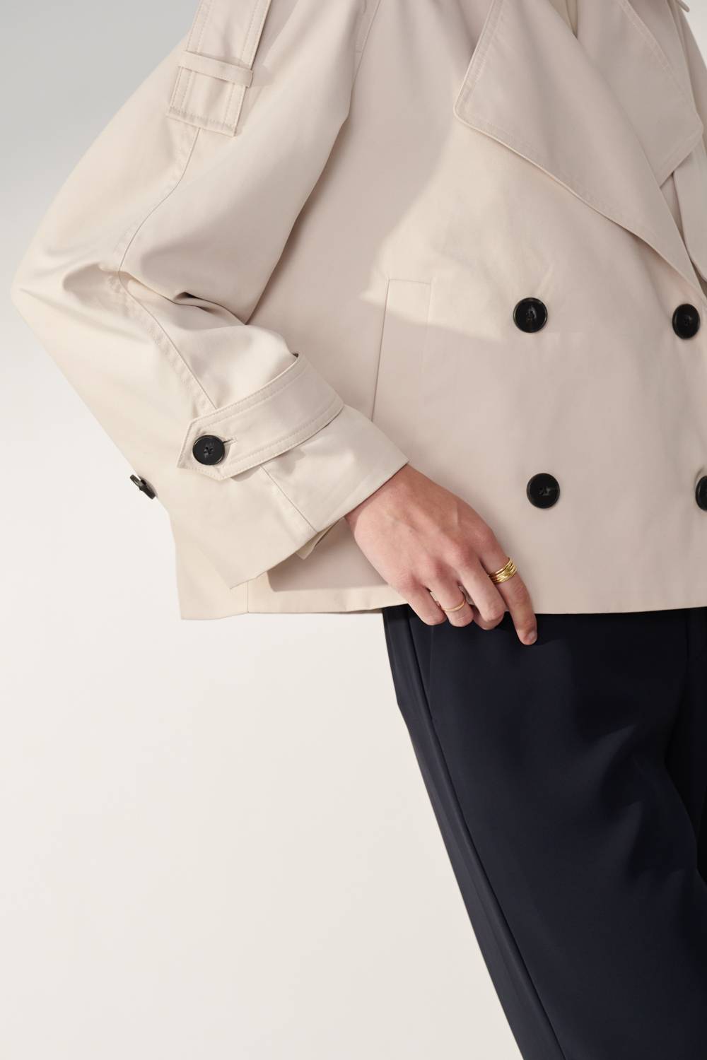 SST&C Light Khaki Short Windbreaker Jacket | 01142409001_6
