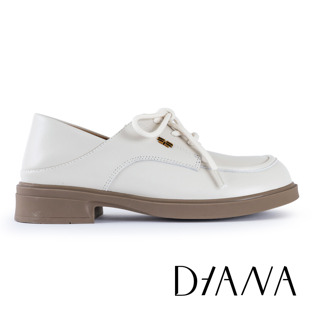 DIANA 復古學院綁帶柔軟羊皮德比鞋 米色 #55281