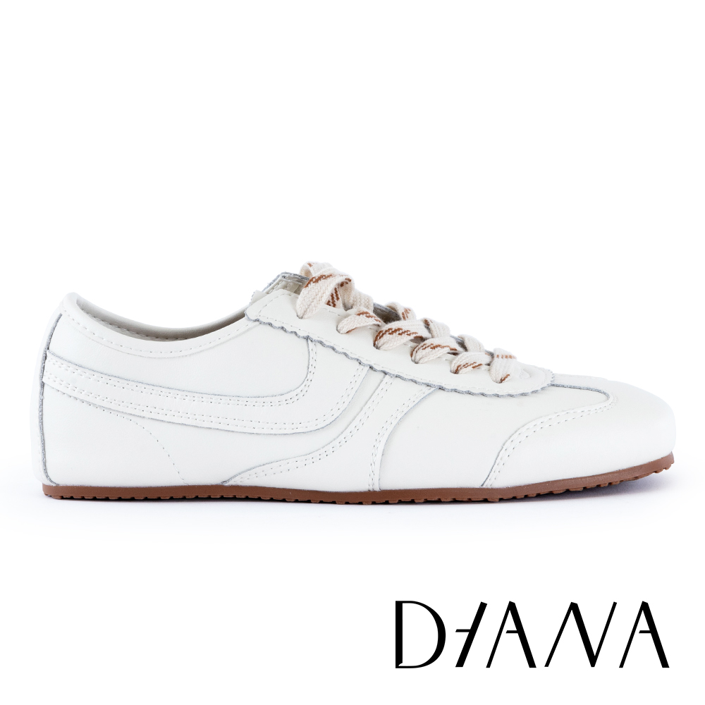 DIANA 復古綁帶休閒德訓鞋 白色 #54853
