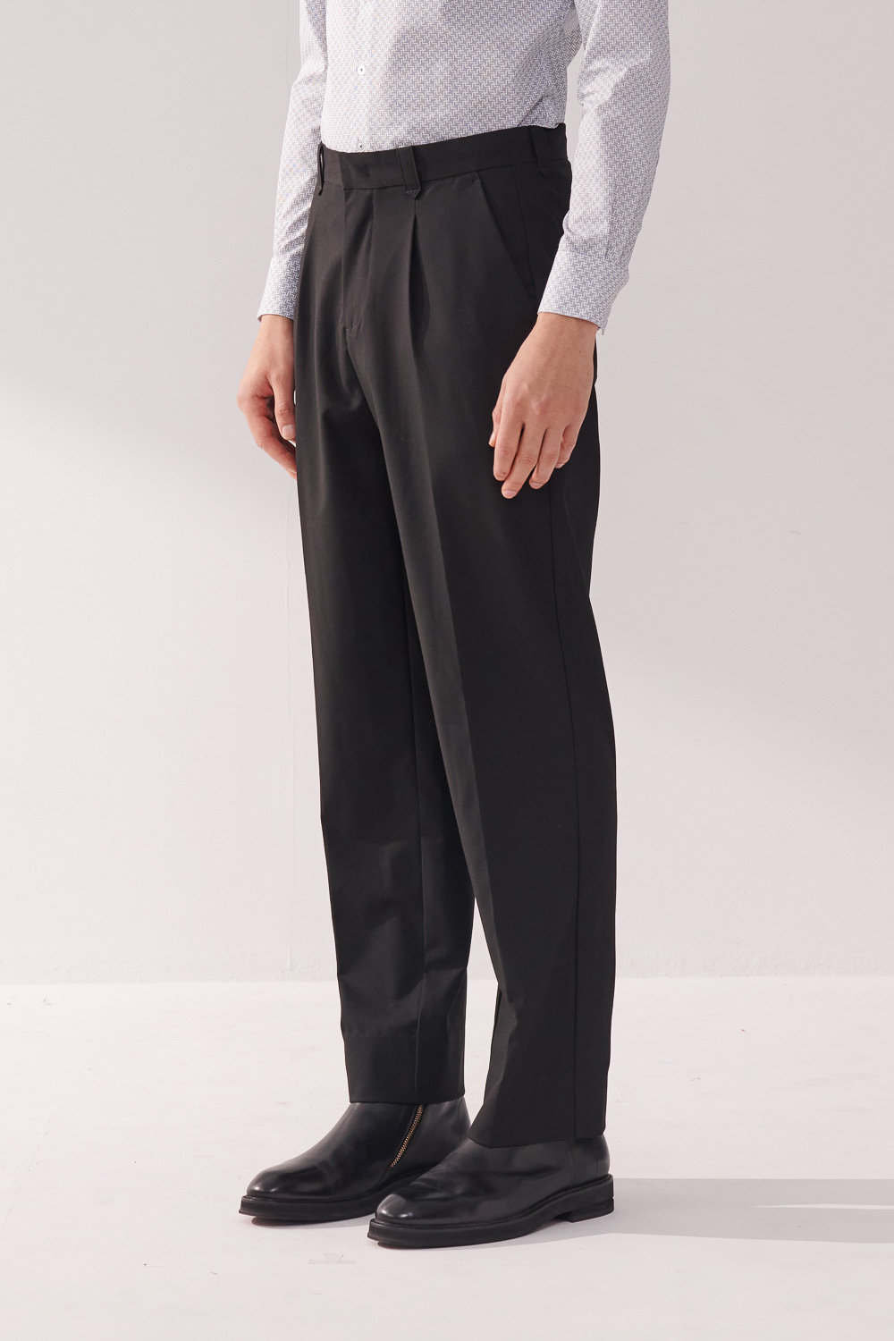 SST&C Black Wide Straight Fit Classic Elastic Casual Trousers | 00162410008_6