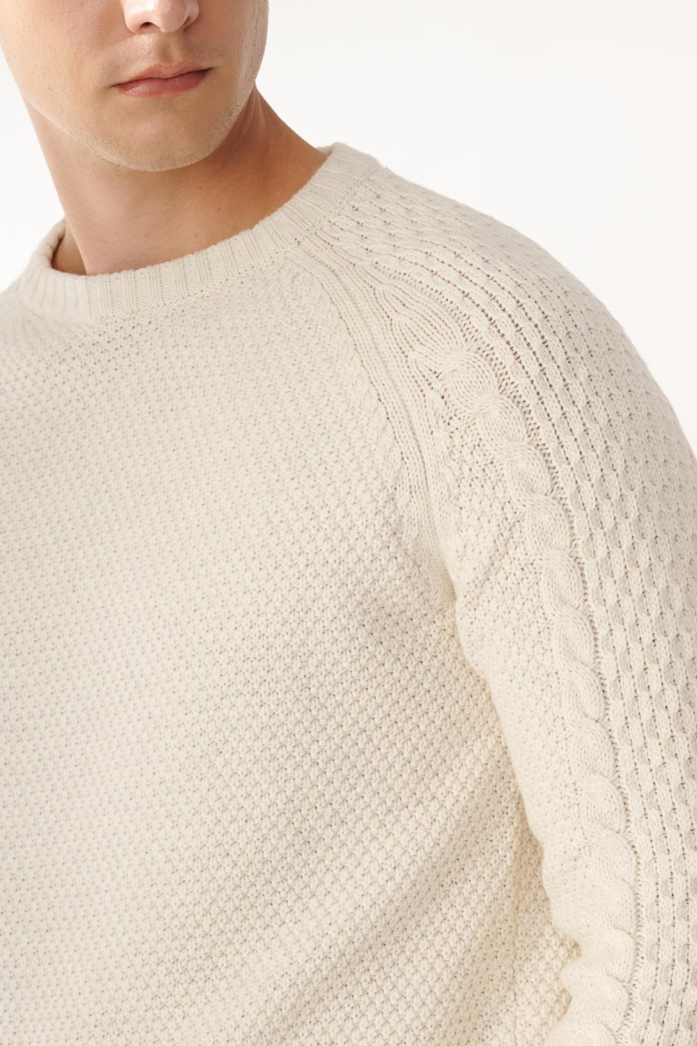 SST&C White and Gray Cable-Knit Crew Neck Sweater | 00182410001_6