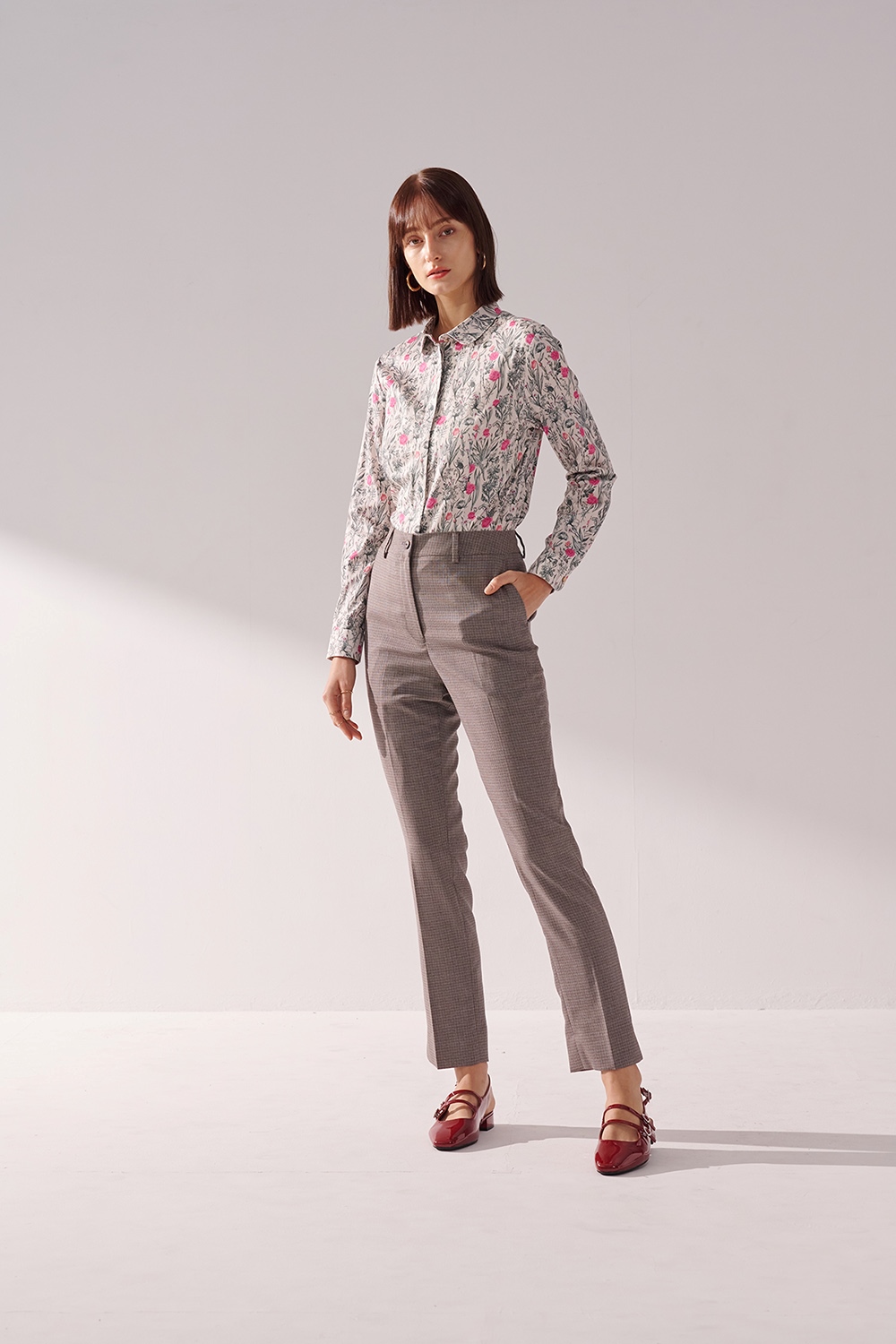 SST&C Rose Crew Neck Fitted Shirt | 01062410004_2