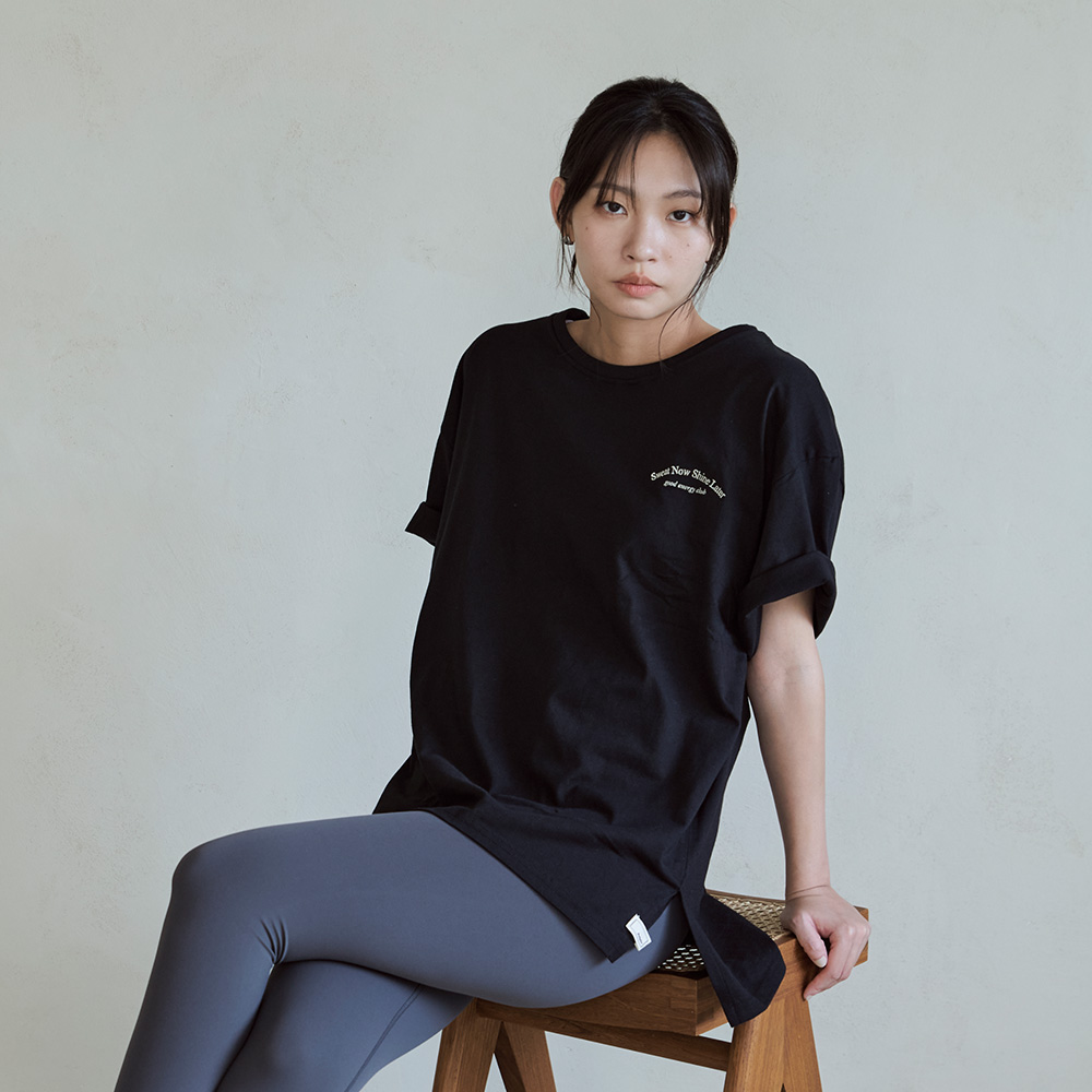 Sweat now標語刺繡開衩長版棉Tee-Black_3
