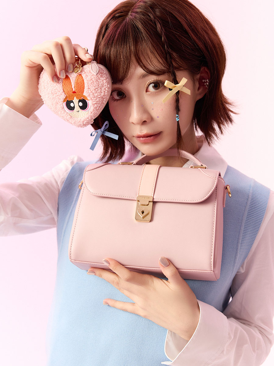 S'AIME 飛天小女警愛心壓鎖方形手提包(附刺繡愛心零錢包)｜S