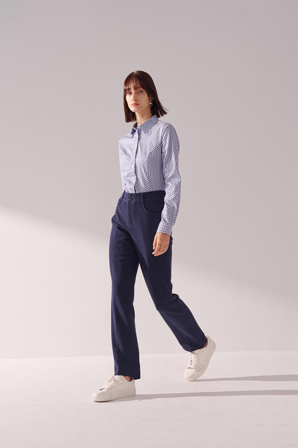 SST&C Navy Textured Stretch-Knit Straight-Leg Suit Trousers | 01022409002_2