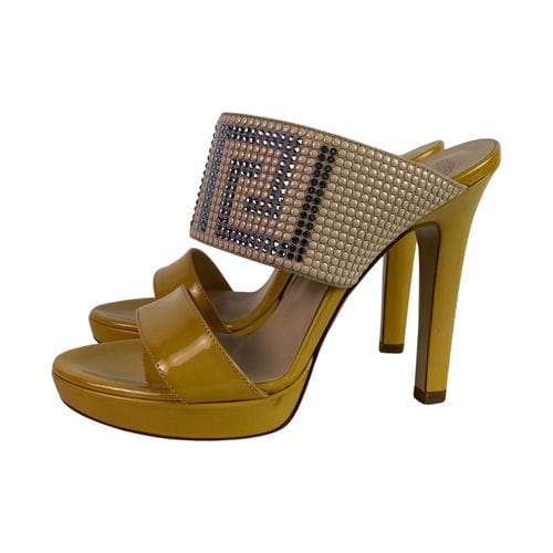 【誠品生活新店店】VERSACE/淺口皮鞋/37/