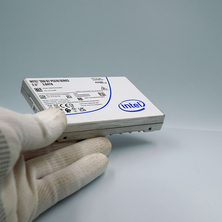 【福利品】Intel  D7-P5510  3.84T  U.2 NVME 固態硬碟 (SSDPF2KX038TZ)_4