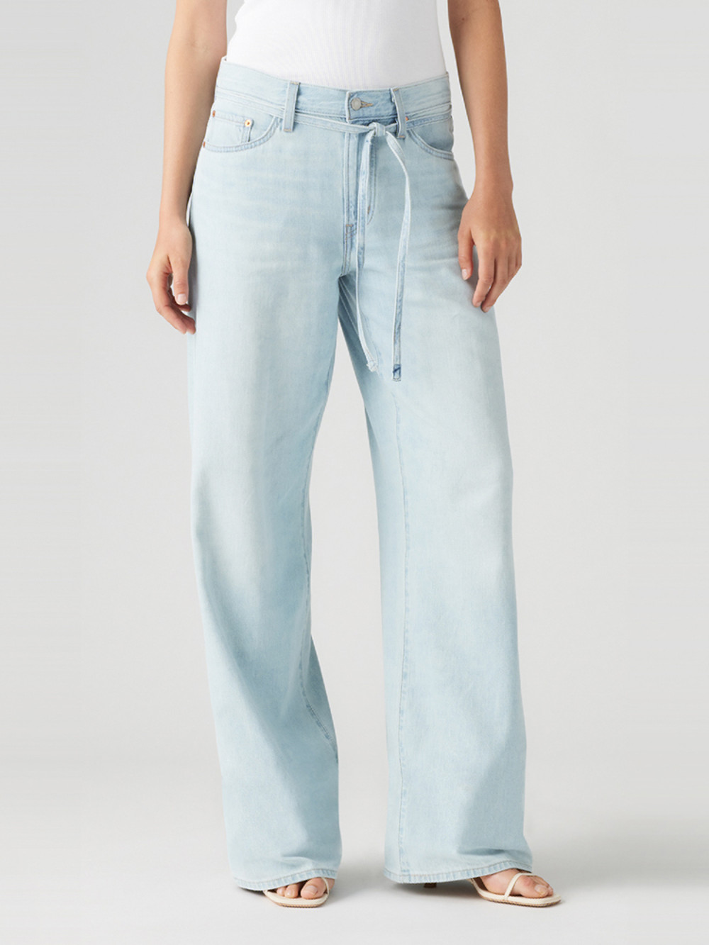 Levi’s® XL Straight 女款高腰寬鬆直筒牛仔褲 人氣新品