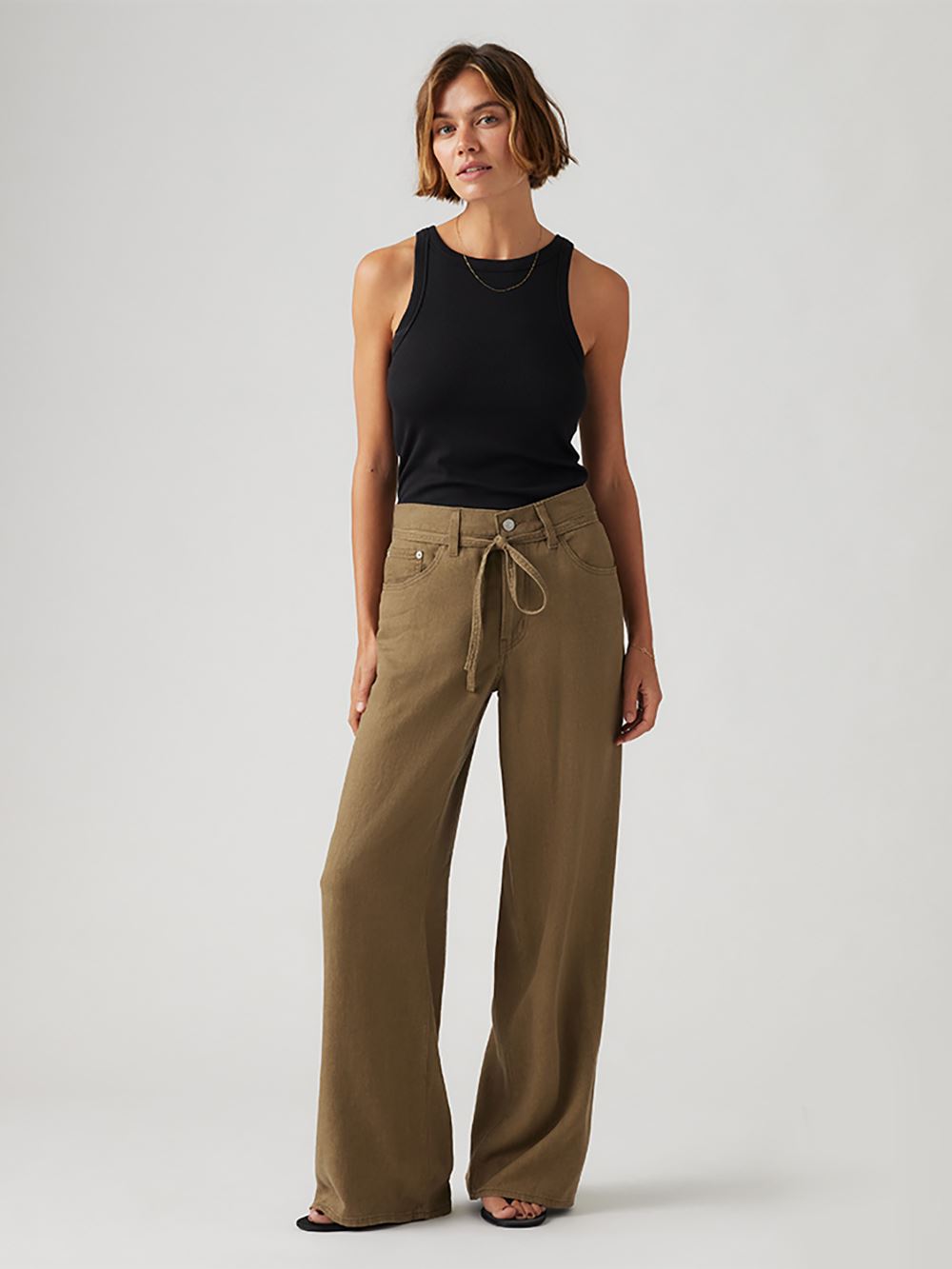 Levi’s® XL Straight 女款 高腰寬鬆直筒牛仔褲 人氣新品