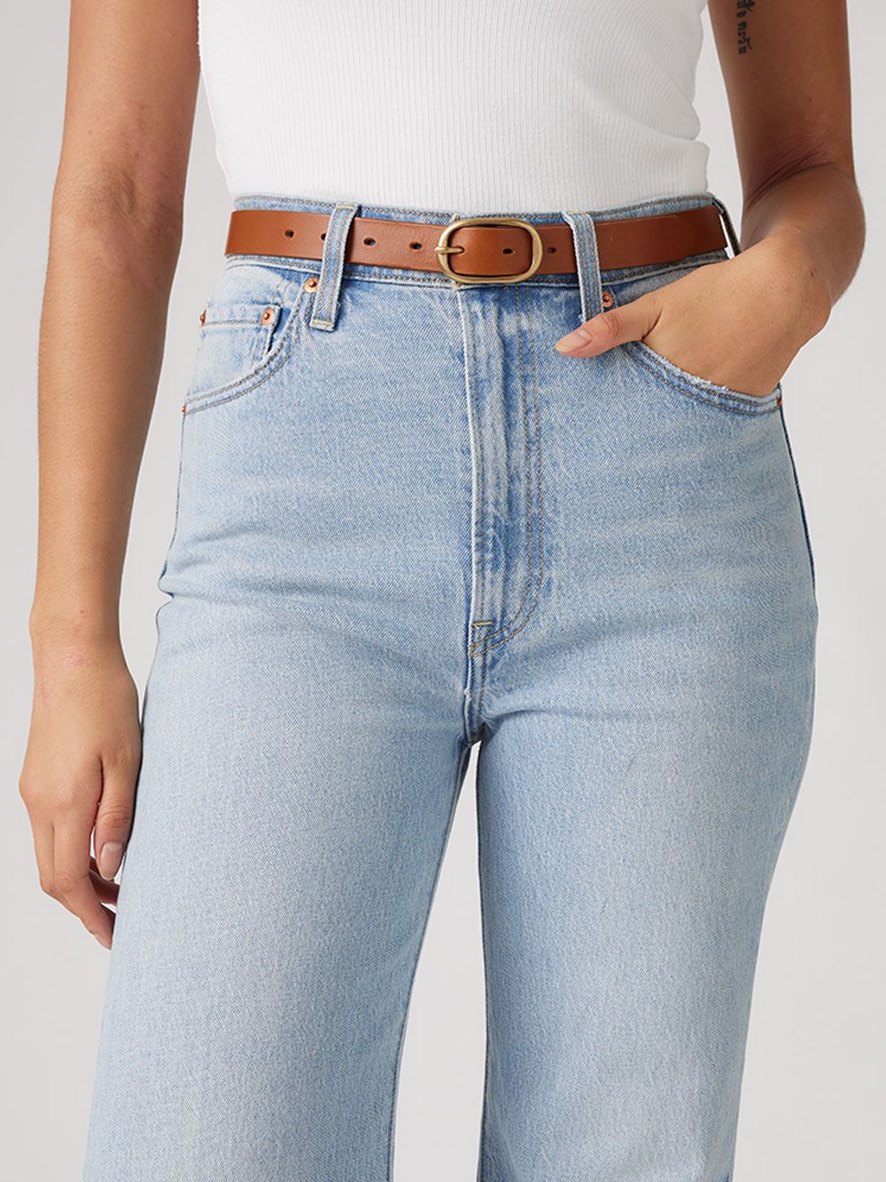 Levi’s® 女款 金屬橢圓頭皮帶 人氣新品