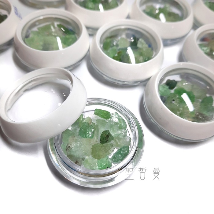 柱晶石Kornerupine-坦尚尼亞 空那魯派飛碟盒組(隨機出貨)_2
