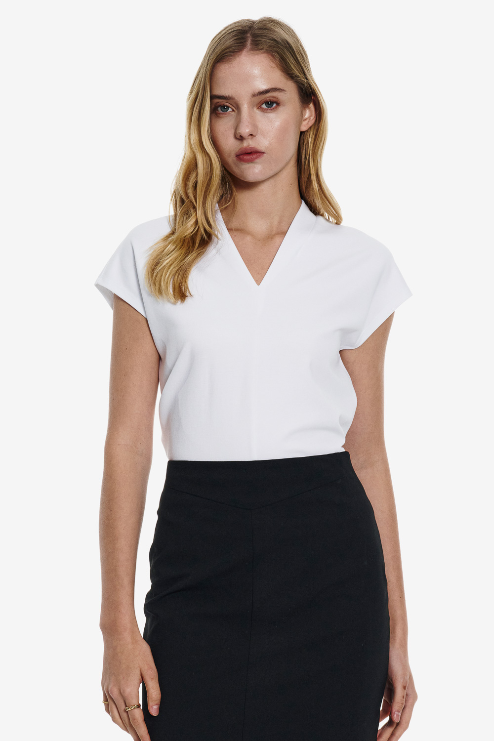SST&C White V-neck stand T-shirt | 01212502004_0