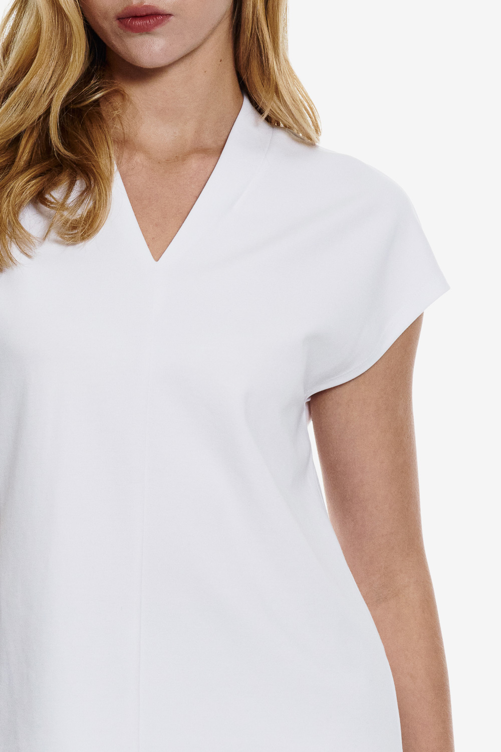 SST&C White V-neck stand T-shirt | 01212502004_3