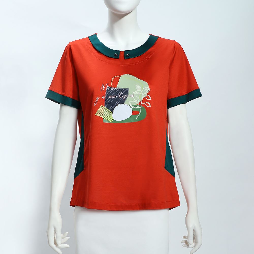 ILEY伊蕾 撞色拼接縫珠絲光棉上衣(紅；M-2L)_3