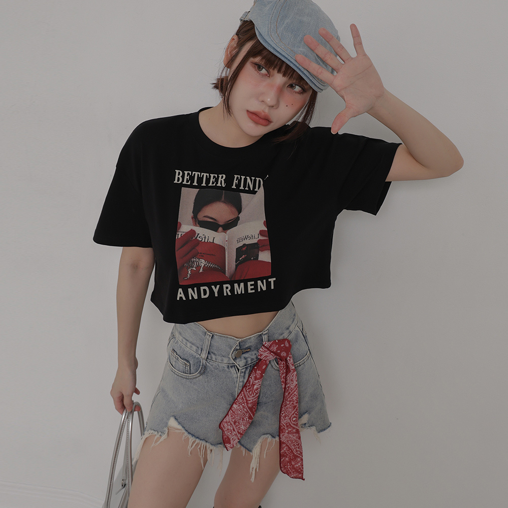 墨鏡女孩插圖短T-黑【KT224222】_0