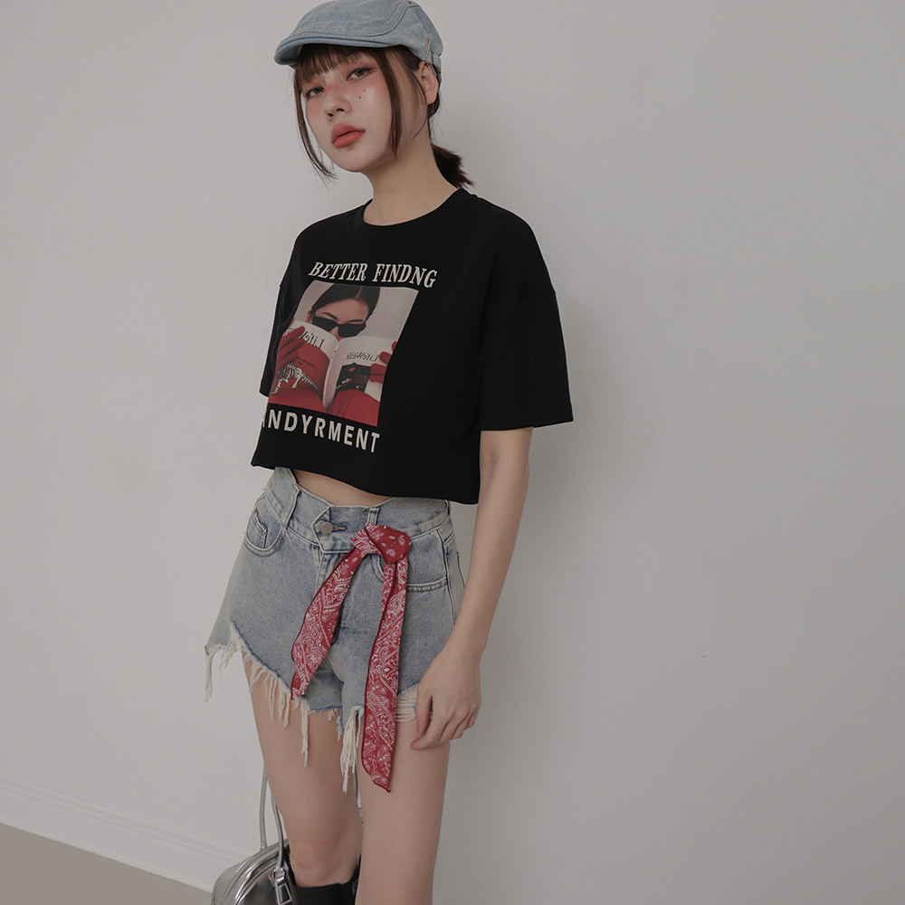 墨鏡女孩插圖短T-黑【KT224222】_4