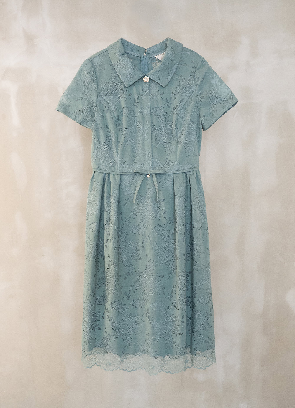 柔質華采翻領蕾絲洋裝_3