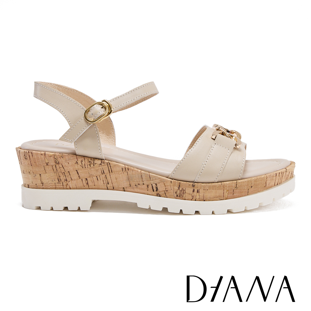 DIANA 金屬串鍊真皮厚底涼鞋 米色 #55058