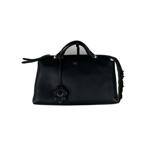 【宜蘭家樂福店】FENDI/側背包//8BL124